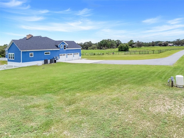 2437 Bay Lake Loop, Groveland, FL 34736 - view of yard featuring driveway
