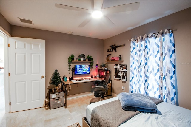 bedroom featuring ceiling fan