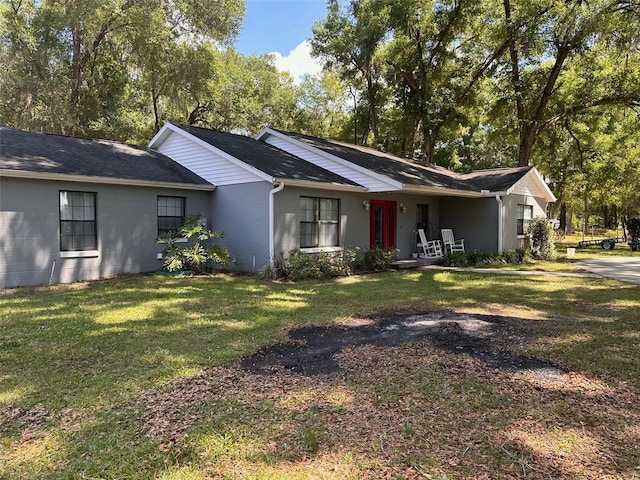 view of front of house with a front yard