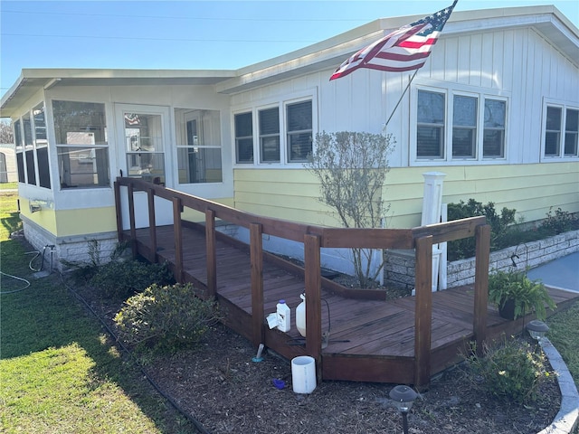 975 Crk 461, Lake Panasoffkee, FL 33538 - exterior space with a sunroom
