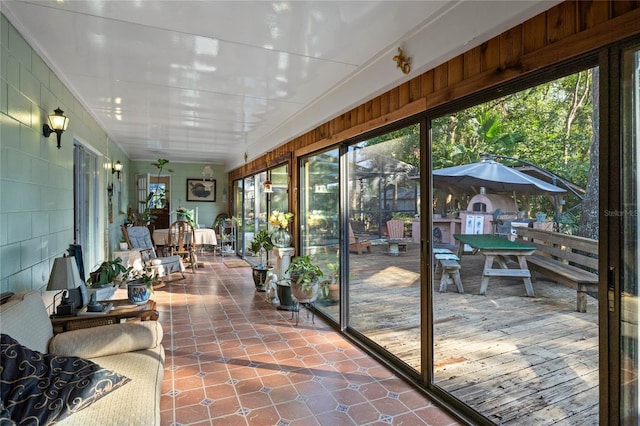 view of sunroom / solarium