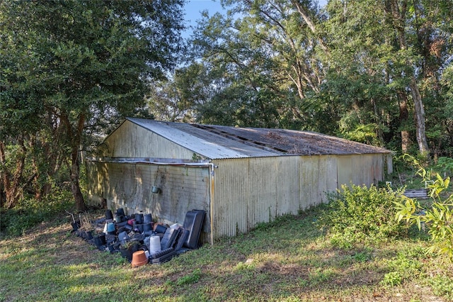 view of outbuilding