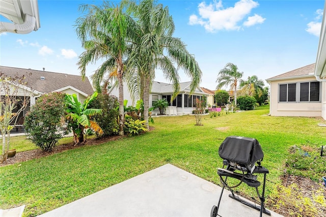 view of yard featuring a patio