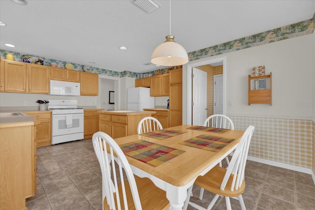 dining area with sink