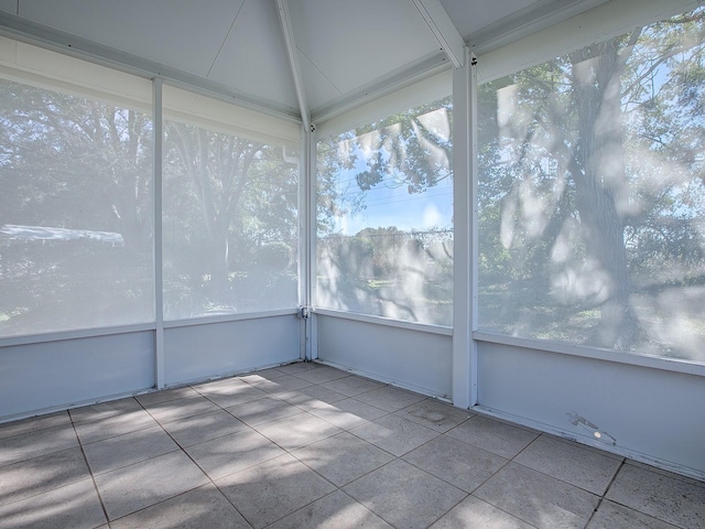 unfurnished sunroom with a healthy amount of sunlight