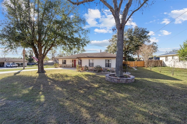 exterior space featuring a front yard
