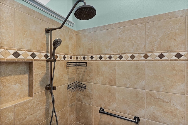 details with a tile shower