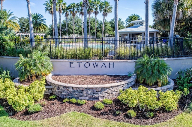 view of community / neighborhood sign