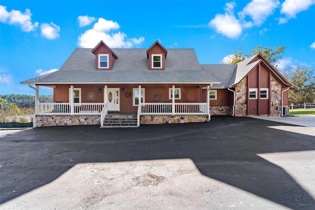 view of front of house with covered porch