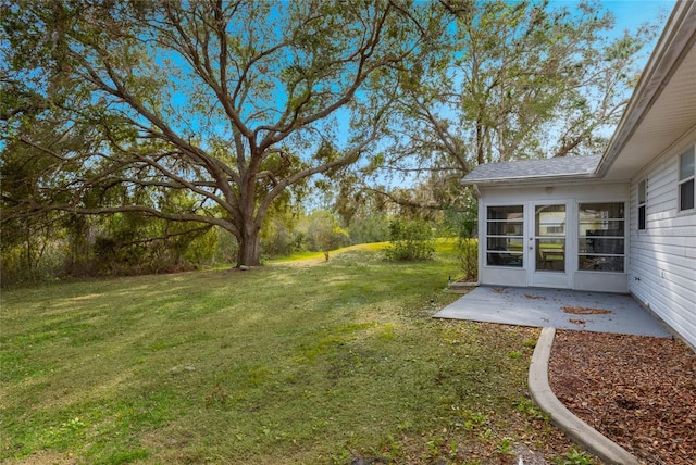 view of yard with a patio