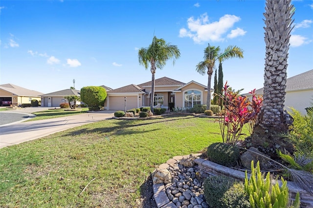 view of front facade featuring driveway, stucco siding, an attached garage, and a front yard