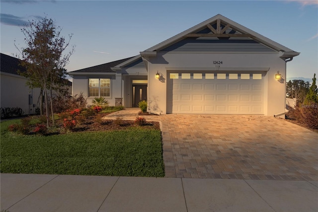 view of front facade featuring a garage