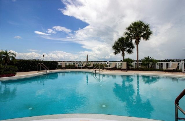 view of swimming pool