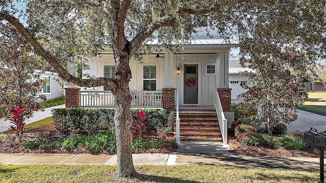 manufactured / mobile home with a porch