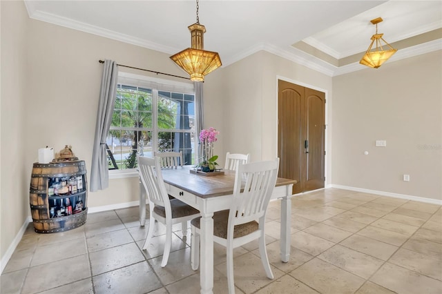 dining area with ornamental molding