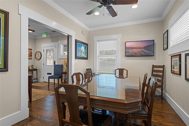 dining space with recessed lighting, ornamental molding, dark wood-type flooring, ceiling fan, and baseboards