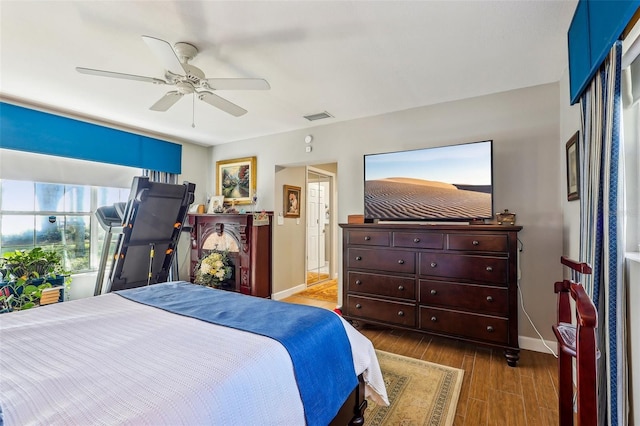 bedroom featuring ceiling fan