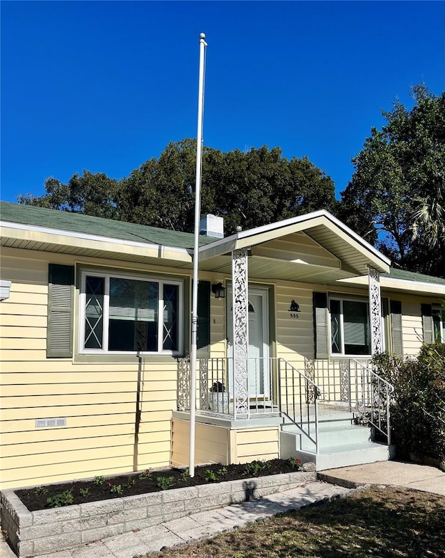 view of front of property featuring a porch