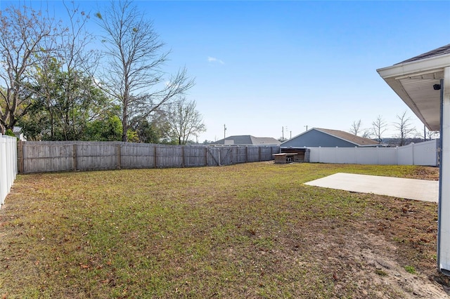 view of yard with a patio area