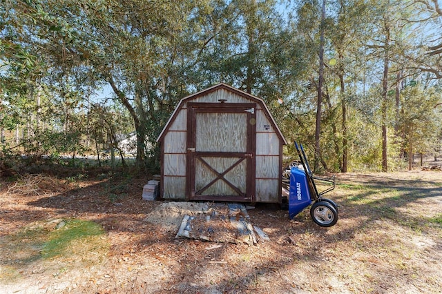 view of outbuilding