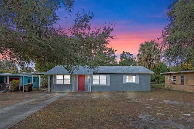 view of front of property