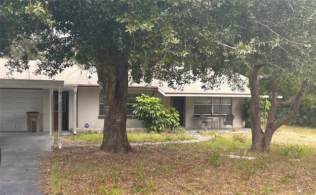 view of front of property featuring a garage