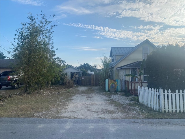 view of front of property