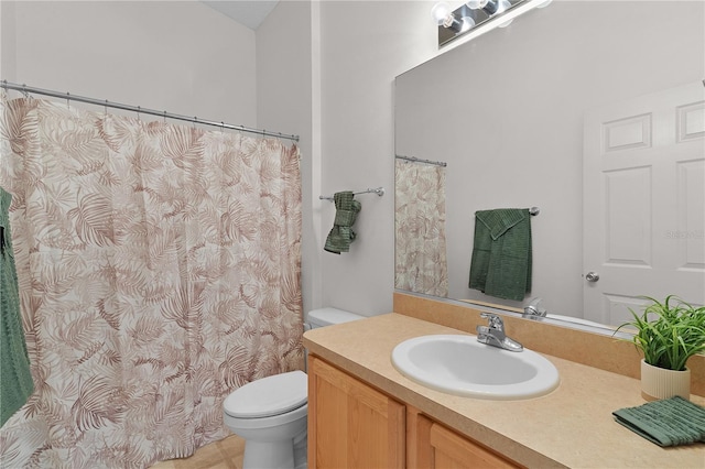 424 Rose Croft Ter, The Villages, FL 32162 - bathroom with toilet, vanity, and a shower with shower curtain