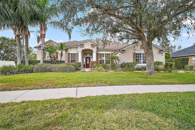 view of front of house featuring a front yard