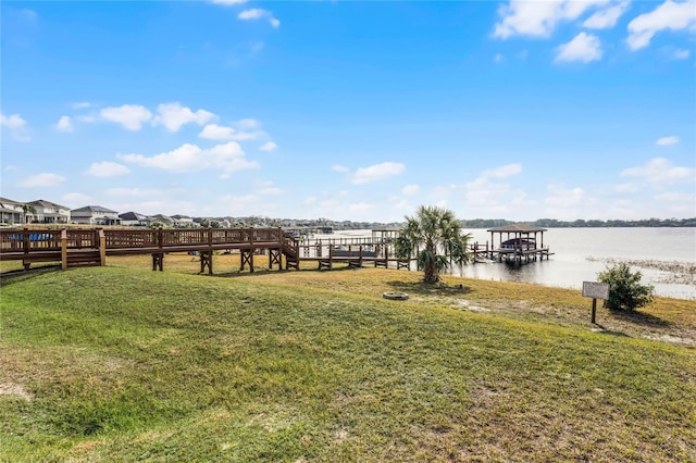 view of yard featuring a water view