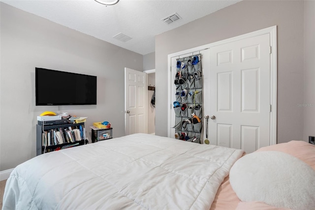 bedroom with a closet