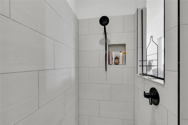 5857 Mackenzie Ave, The Villages, FL 32163 - room details with tiled shower