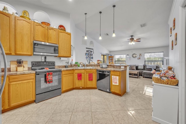 kitchen featuring black appliances, sink, decorative light fixtures, kitchen peninsula, and ceiling fan