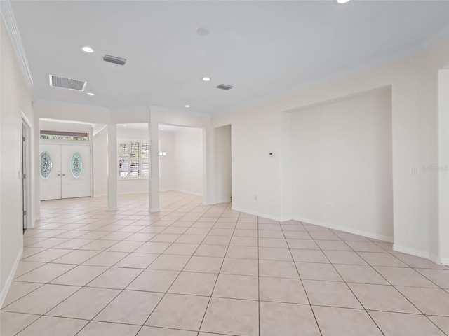 empty room featuring light tile patterned flooring