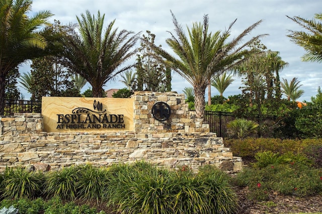 view of community / neighborhood sign