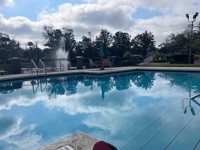 view of swimming pool