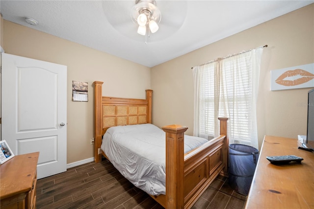 bedroom with ceiling fan