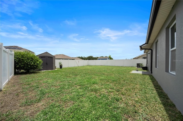 view of yard with a shed