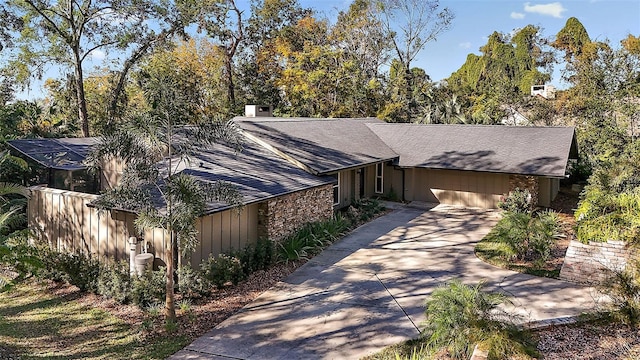 view of front facade featuring a garage