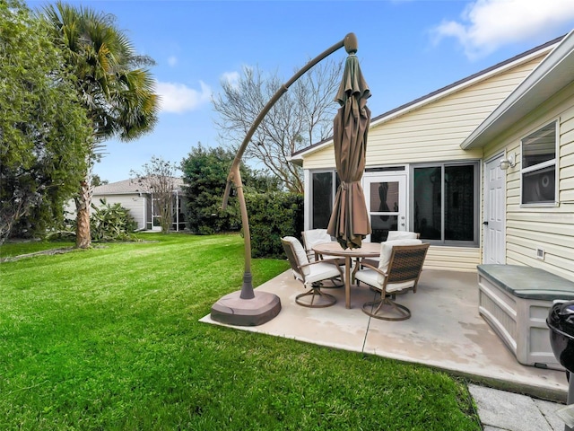 view of yard with a patio