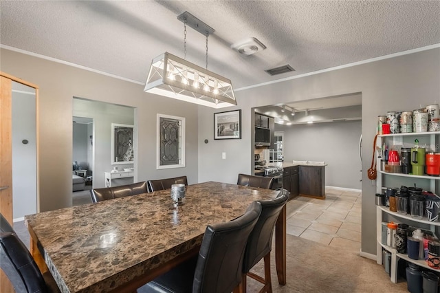 dining area featuring light carpet, crown molding, and a textured ceiling