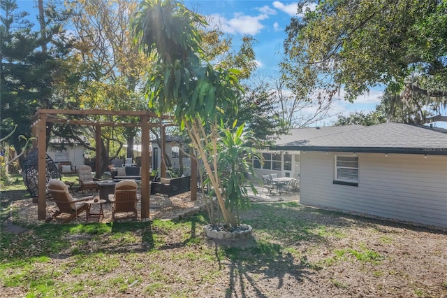 view of yard featuring an outdoor hangout area and a patio