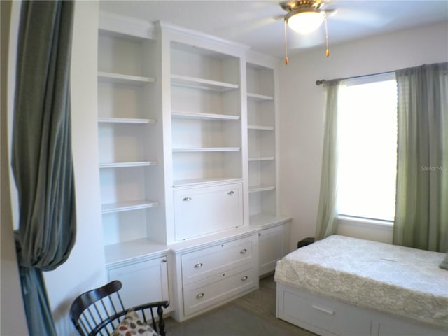 bedroom with ceiling fan