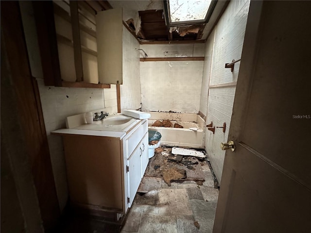 bathroom with vanity