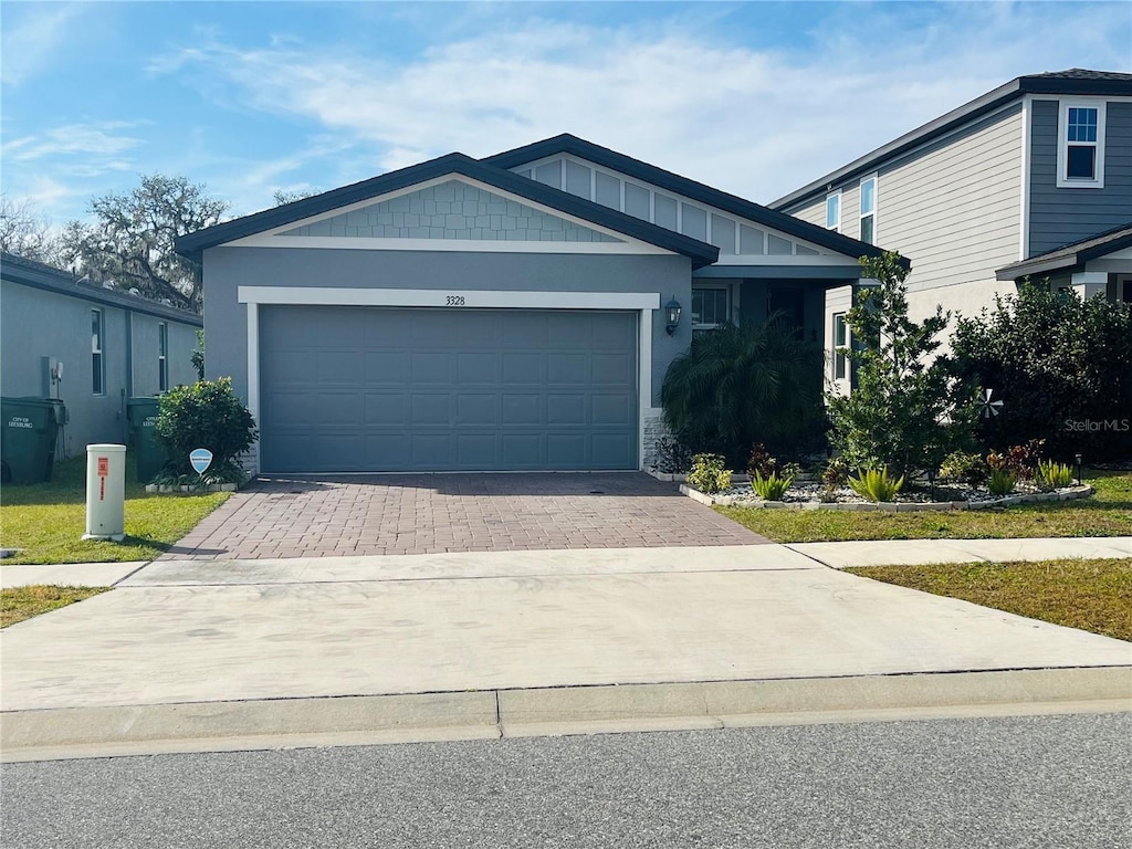 view of front facade featuring a garage