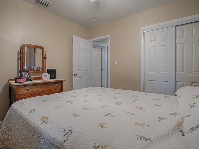 bedroom featuring a closet