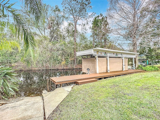 view of yard featuring a water view