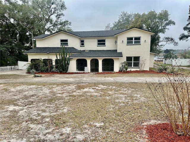 view of front of property