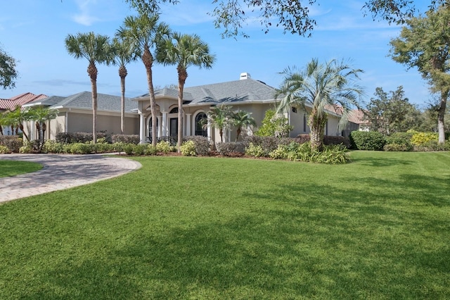 view of front of property with a front yard