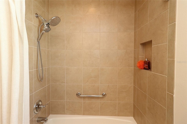 bathroom with shower / bath combo